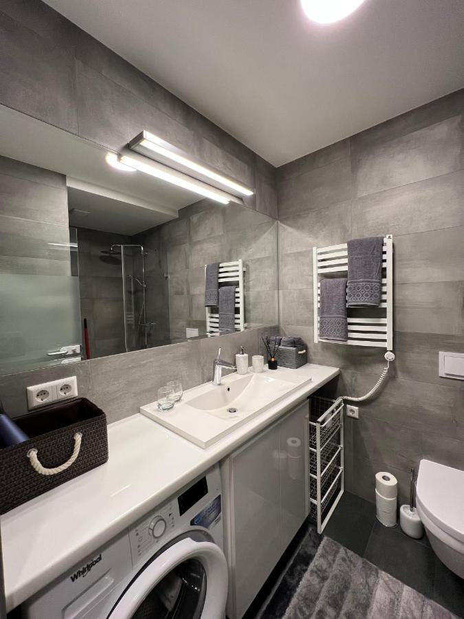 Cosy 1 Bedroom Apartment In The Heart Of Old Town With Parking Kaunas Eksteriør bilde
